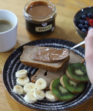 Banánový chlebík s Nugelou…to správné první prázdninové ráno🍌🍫 #bananabread #snidamgrem